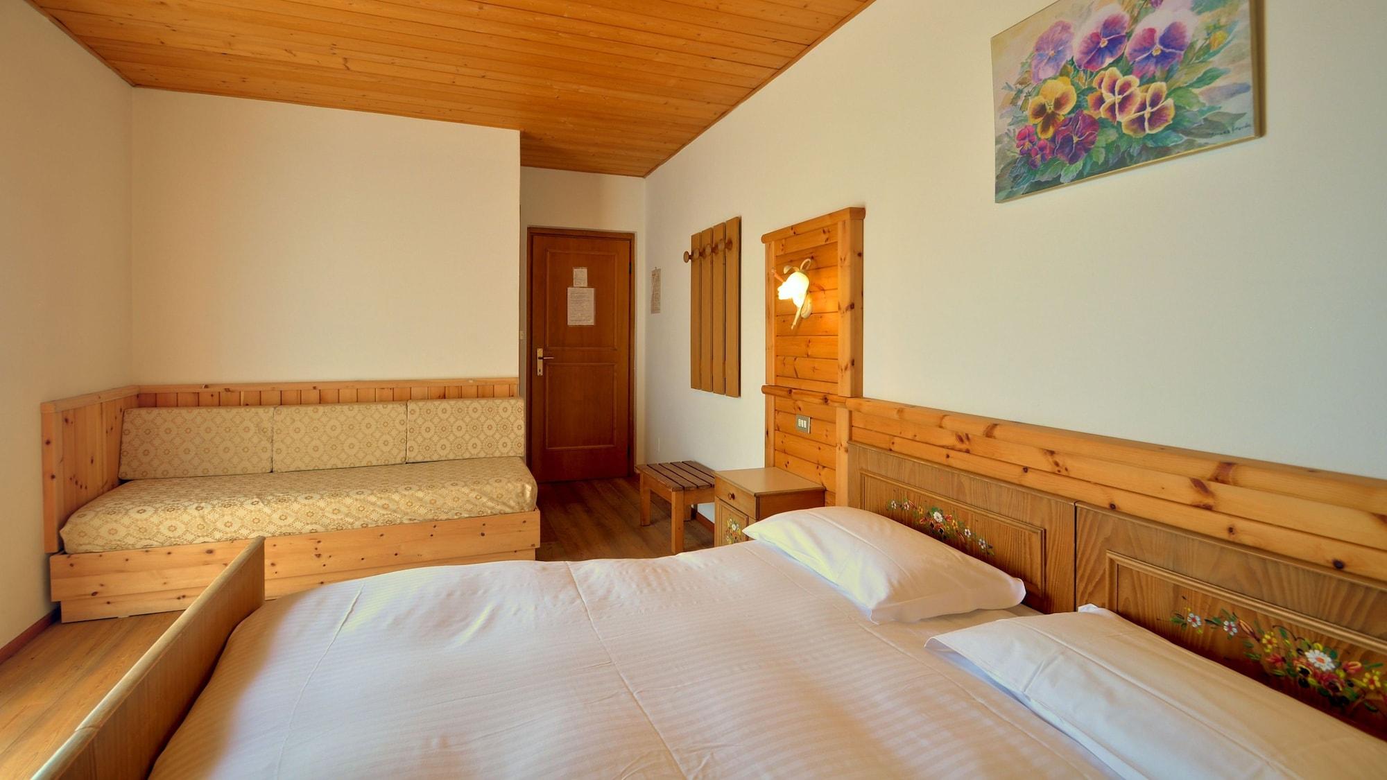 Hotel Garni Edy Даяно Экстерьер фото