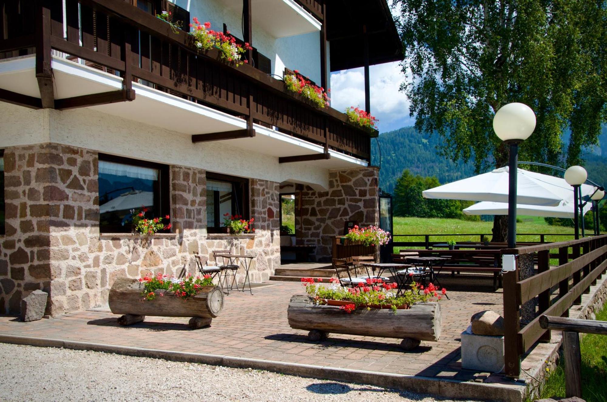 Hotel Garni Edy Даяно Экстерьер фото