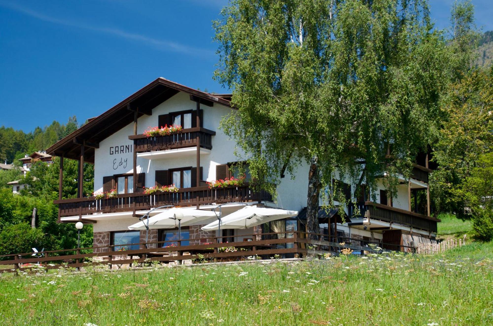 Hotel Garni Edy Даяно Экстерьер фото