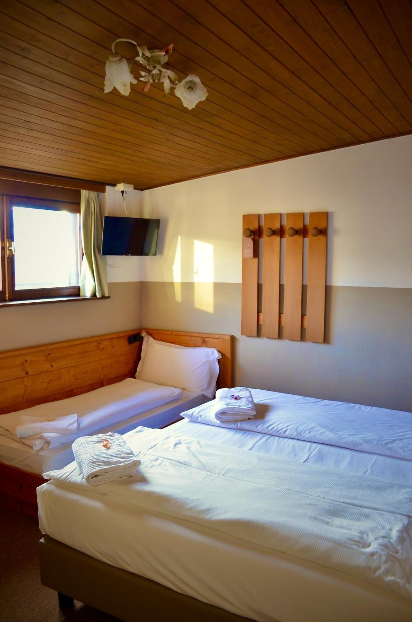 Hotel Garni Edy Даяно Экстерьер фото
